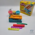 Produktbild: Play-Doh Knetwerk Starter Set, 3 x 56 g Dosen bunter Knetmasse, 2 Accessoires un