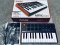 Produktbild: AKAI Professional USB MIDI Keyboard Controller 25 Key 8 Pad MPK Mini MK2