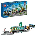 Produktbild: Lego 60335 City Der Bahnhof: Stadtabenteuer mit Bus, Hubwagen, 6 Minifiguren, Straßenschilder, kompatibel mit Stadtzug, Lernspielzeug für Kinder ab 7 Jahren, Geschenk