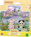 Produktbild: Sylvanian Families Spielfigur Erlebniskindergarten Freunde “Regenwetter” (5748)