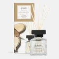 Produktbild: ipuro Essentials CEDAR WOOD Raumduft mit Stäbchen 50 ml - Raumerfrischer mit Orange, Zitrone, Rosmarin, Ylang Ylang, Sandelholz & Vanille Duft Aroma - Diffuser mit Stäbchen - Lufterfrischer