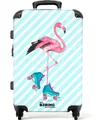 Produktbild: NoBoringSuitcases.com© Hartschalen-Trolley mit leuchtende Räder - Flamingo mit blauen Rollschuhen 67 cm - 72 L, 4 Rollen, Koffer Mittelgroß für 20kg, Suitcase für Erwachsene, Reisekoffer
