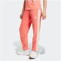 Produktbild: adidas Sportswear Sporthose W 3S FT CF PT (1-tlg) Reguläre Passform, mittelhoher Bund, weiches French Terry Material rot M