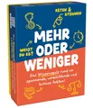 Produktbild: Mehr oder Weniger - Ratespiel ab 2 Personen - 110 Karten 320 Fragen - Spiel für Erwachsene & Kinder ab 10 Jahren - Tolles Kartenspiel für 2+ Spieler - Familienspiel, Gesellschaftsspiel oder zu zweit