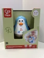 Produktbild: Hape Stehauf-Pinguin blau/B-Ware/6-24 Monate/musical Wobbler/086