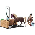 Produktbild: Schleich Horse Club Waschplatz mit Emily & Luna, Spielfigur