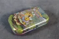 Produktbild: Pokémon-Sammelkartenspiel: Mini-Tin-Box Karmesin & Purpur - Prismatische Entwic