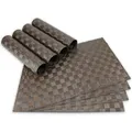 Produktbild: Moderne Tischsets in Braun im 8er Set - Abwaschbare Platzsets als rechteckige Tischuntersetzer - Geflochtenes Platzdeckchen als Tischunterlage für Esstisch Wohnzimmer Tisch-Deko