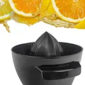 Produktbild: KADAX Manuelle Zitronenpresse aus Kunststoff, Fruchtsaftpresse, Robuste Orangensaftpresse, Ovale Presse für Obst, universelle Handpresse, Fruchtpresse (Schwarz)
