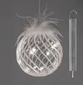 Produktbild: Weihnachtskugel LED Timer Glaskugel 12cm zum Hängen Hängedeko Glas weißen Federn & Licht - Batteriebetrieben -Elegante LED Kugel als festliche Weihnachtsbeleuchtung & Lichtdeko für Zuhause