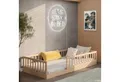Produktbild: CADANI Kinderbett Timi Bodenbett bis 200 kg belastbar mit abnehmbarem Rausfallschutz (90x200 cm, Montessori Kinder- & Jugendbett aus Kiefer Massivholz), inkl. stabilem Roll-Lattenrost, Natur