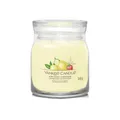 Produktbild: YANKEE CANDLE Duftkerze Medium Signature Iced Berry Lemonade
