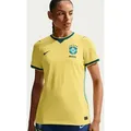 Produktbild: Nike Fußballtrikot Brasilien 2026 Heimstadion Replika-Fußballtrikot (Damen) für Training und Freizeit, mit Dri-FIT-Technologie L