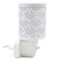Produktbild: Candle-Lite - elektrisches Nachtlicht Bamako - Flammenlose Duftlampe für dein Zuhause im schönen floralen Ornament Design