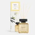 Produktbild: ipuro Essentials SOFT VANILLA Raumduft mit Stäbchen 200 ml - Raumerfrischer mit Vanille, Sandelholz, Lakritz, Pfirsichblüte & Karamell Duft Aroma - Diffuser mit Stäbchen - Lufterfrischer