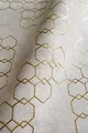 Produktbild: NEWROOM Tapete Beige Vliestapete Leicht Glänzend - Mustertapete Modern Gold Grau Hexagon Sechsecke Metalic Grafisch Industrial inkl. Tapezier-Ratgeber
