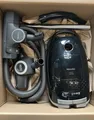 Produktbild: Miele Bodenstaubsauger Guard M1 Cat & Dog Powerline Obsidian-Schwarz, 890W