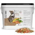 Produktbild: ReaVET Natur Nagerfutter 10 Liter - Kaninchenfutter, Meerschweinchen Futter, Hamster, Nager - Artgerecht mit Gemüseflocken, Kräutern, Getreide, und Luzerne, Ohne künstliche Zusätze