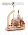 Produktbild: Pyramide mit Dresdner Frauenkirche und Neumarkthäusern 19,5 cmx24 cmx19,5 cm