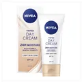 Produktbild: Nivea Face Day Cream Light Tinted Moisturizing Daily Essentials LSF 15 50ml Tube