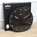 Produktbild: Braun BC17B Klassisch große analoge Wanduhr 30cm , schwarz