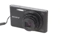 Produktbild: Sony Cyber-shot DSC-W830 20,1 MP Digitalkamera - Schwarz + 4 GB  