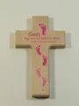 Produktbild: Kreuz Wandkreuz Holzkreuz 15cm Buche Gott segne und behüte dich Fußspuren Rosa