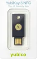 Produktbild: Yubico USB Passwort Manager Stick YubiKey 5 NFC Schwarz/Gold 5060408461426