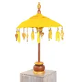 Produktbild: Kleiner Tischschirm aus Bali Garten Schirm Dekoration Party Partyschirm Handarbeit Orient Dekoschirm ca. 40 cm Gelb Silber