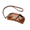 Produktbild: DRAKENSBERG Leder Brillenetui 'Evan' zum Umhängen mit Lederband und zum Anklippen, handgefertigt, Vintage-Braun, DR00058