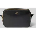 Produktbild: CK Calvin Klein Handtasche mit Logo-Applikation in Black, Größe 1