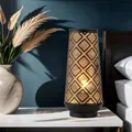 Produktbild: Marrakesch Tischlampe Nachttischlampe 29cm groß | Aesthetic Deko Lampe Stehlampe im Wohnzimmer Schlafzimmer oder Kinderzimmer | Moderne Tischleuchte Qantas aus Metall schwarz gold E27 Lampenfassung