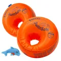 Produktbild: Flipper SwimSafe 1024 - Schwimmhilfe für Babys ab 1 Jahr, Schwimmflügel mit unzerbrechlichem PE-Schaumkern, inklusive Delfin Spielzeug, Orange