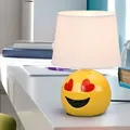 Produktbild: Keramik Tischlampe Für Schlafzimmer Nachttischlampe Wohnzimmerlampe Tischlampe Modern, Emoji Mit Herzaugen Gelb, Textil Weiß, E14 Fassung, Dxh 18x26 Cm