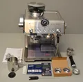 Produktbild: De'Longhi La Specialista Opera EC9555.M Siebträgermaschine Espressomaschine