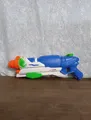 Produktbild: Super Soaker Barrage Wasserpistole drei Spritzmodi bis zu 11,5 Meter Reichweite