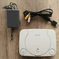 Produktbild: PS1 - Playstation ► Spielekonsole - Weiß (SCPH-102) - PsOne - inkl. Kabel ◄