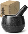 Produktbild: BERGART Mörser mit Stößel – Edler Mörser aus hochwertigem Granit mit extra langem Stößel und stabiler Standfläche - Langlebiger Mörser ideal für Kräuter, Gewürze & Pesto
