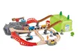 Produktbild: Hape Eisenbahn-Baukasten-Set - mit integrierter Lagerbox und Güterzug aus Holz, Bahn-Set mit Schienen, Brücken & Zubehör, Montessori-Spielzeug, Kreatives Bauen & Spielen, für Kinder ab 3 Jahren
