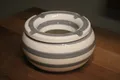 Produktbild: Sturmaschenbecher Grau-Weiß, Durchm. 13,5 cm, Aschenbecher a. Dolomit, gestreift