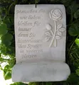 Produktbild: Radami Gartenfigur XL Schriftrolle Menschen die wir lieben, Gedenkstein für Grab