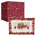 Produktbild: Villeroy & Boch Toy's Fantasy Kuchenplatte Santa und Kinder 35,5 x 23 cm Rot Grün Weiß Festlich Nostalgisch Weihnachtsdeko Gebäckplatte leicht kombinierbar, Weihnachtsgeschirr, Premium Porzellan