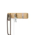 Produktbild: Umbra Flip 3 Garderobenhaken – Moderne, Schlichte und Platzsparende Garderobenleiste mit 3 Beweglichen Haken für Jacken, Mäntel, Schals, Handtaschen und Mehr, Natur/Nickel