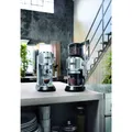 Produktbild: De’Longhi ECKG6821.M, Espressomaschine, 1,1 l, Kaffeepad, 1300 W, Schwarz, Silber