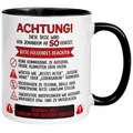 Produktbild: 50 Geburtstag Männer Geschenk Tasse | Achtung – Diese Tasse wird von jemandem ab 50 genutzt | Lustige Geschenk Geburtstagstasse mit Spruch 50. Geburtstag | 50ter Geburtstag - Geburtstagsgeschenk Mann