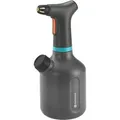 Produktbild: Gardena Sprühflasche 11114-20 EasyPump, 1 Liter, Kunststoff, verstellbare Düse, batteriebetrieben