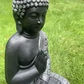 Produktbild: K&L Wall Art Sitzende Buddha Figur für Innen- und Außenbereich 33cm Feng Shui Deko Kunststein Statue Zen Gartenfigur Stein (33 cm, Schwarz)