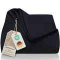 Produktbild: LAYNENBURG Premium Tagesdecke 180 x 220 cm - Waffelpique 100% Baumwolle - leichte Wohndecke Waffeloptik - Baumwolldecke als Bett-Überwurf, Sofa-Überwurf, Couch-Überwurf - Sofa-Decke (schwarz)