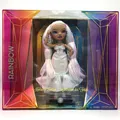 Produktbild: Rainbow High™ Roxie Grand | Holiday Edition Weihnachtliche Ausgabe Sammler Puppe
