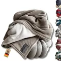 Produktbild: blanketino Kuscheldecke”Strick” 145 x 210 cm - Kuschlig warme Sofadecke Wohndecke aus extra weichem Wellnessfleece & hochwertiger Baumwolle (Champagner)